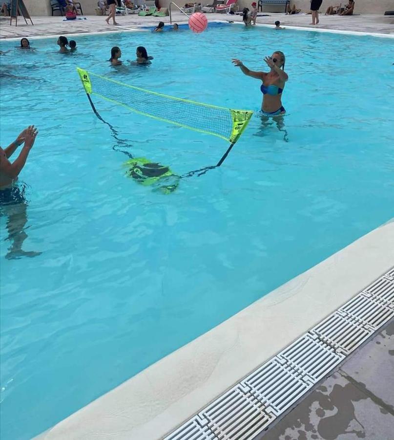 Vacances Familiales Dans Camping Avec Piscine เฟรฌูส ภายนอก รูปภาพ