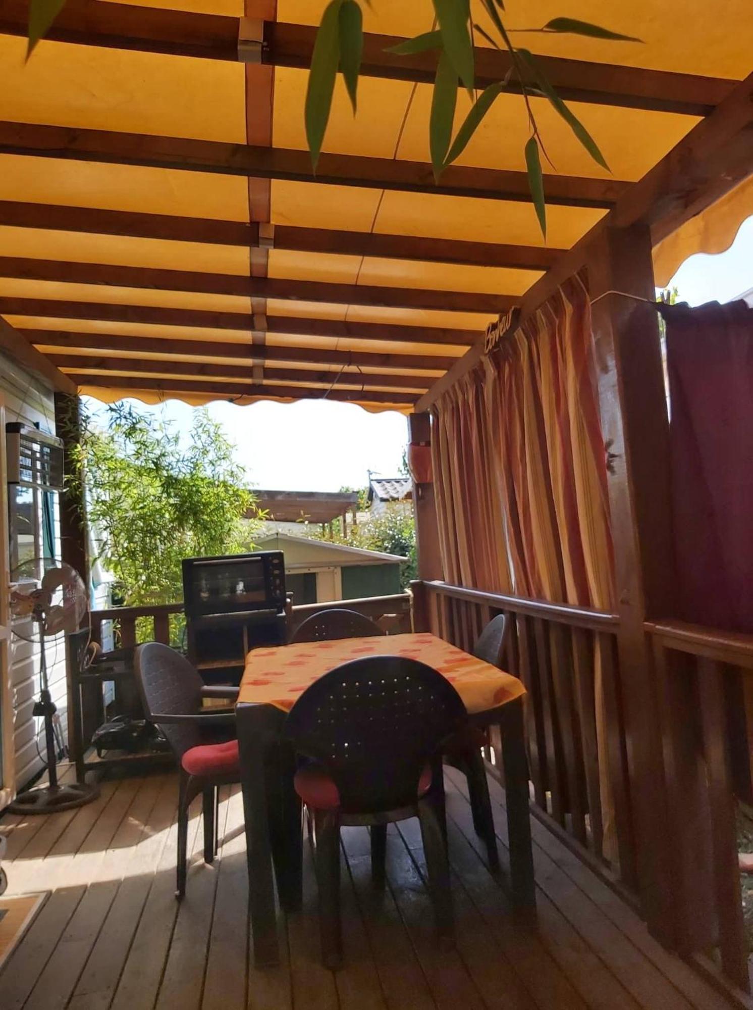 Vacances Familiales Dans Camping Avec Piscine เฟรฌูส ภายนอก รูปภาพ