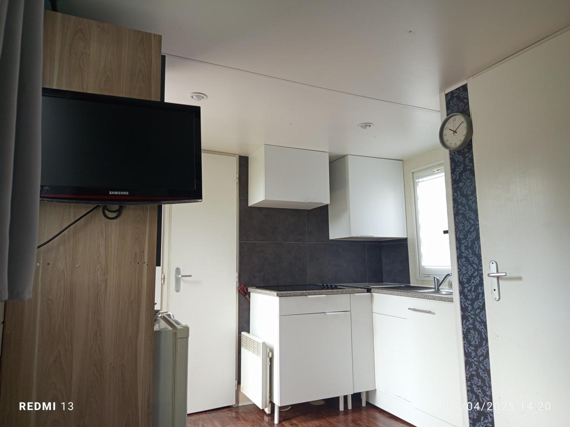 Vacances Familiales Dans Camping Avec Piscine เฟรฌูส ห้อง รูปภาพ